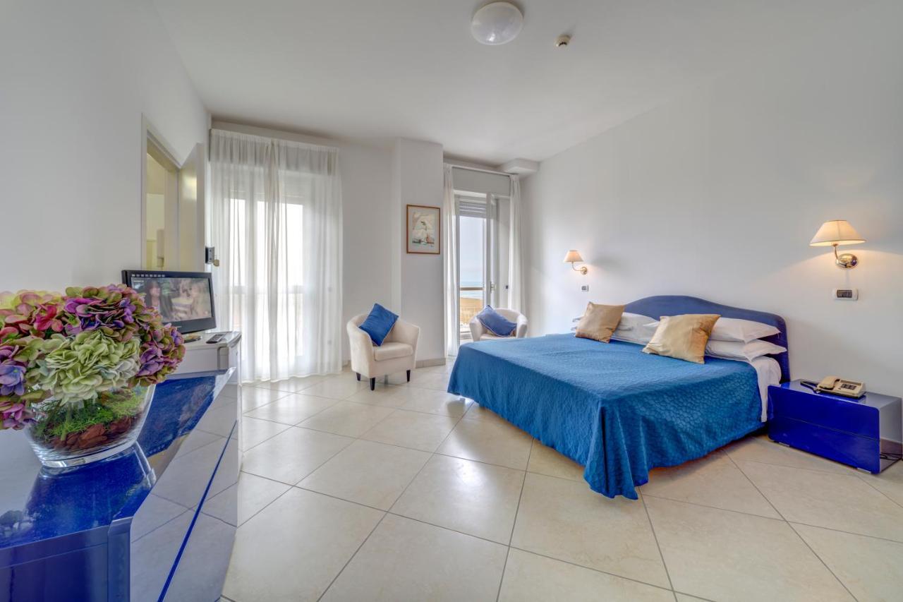 Hotel Carlton Beach Rimini Exterior foto