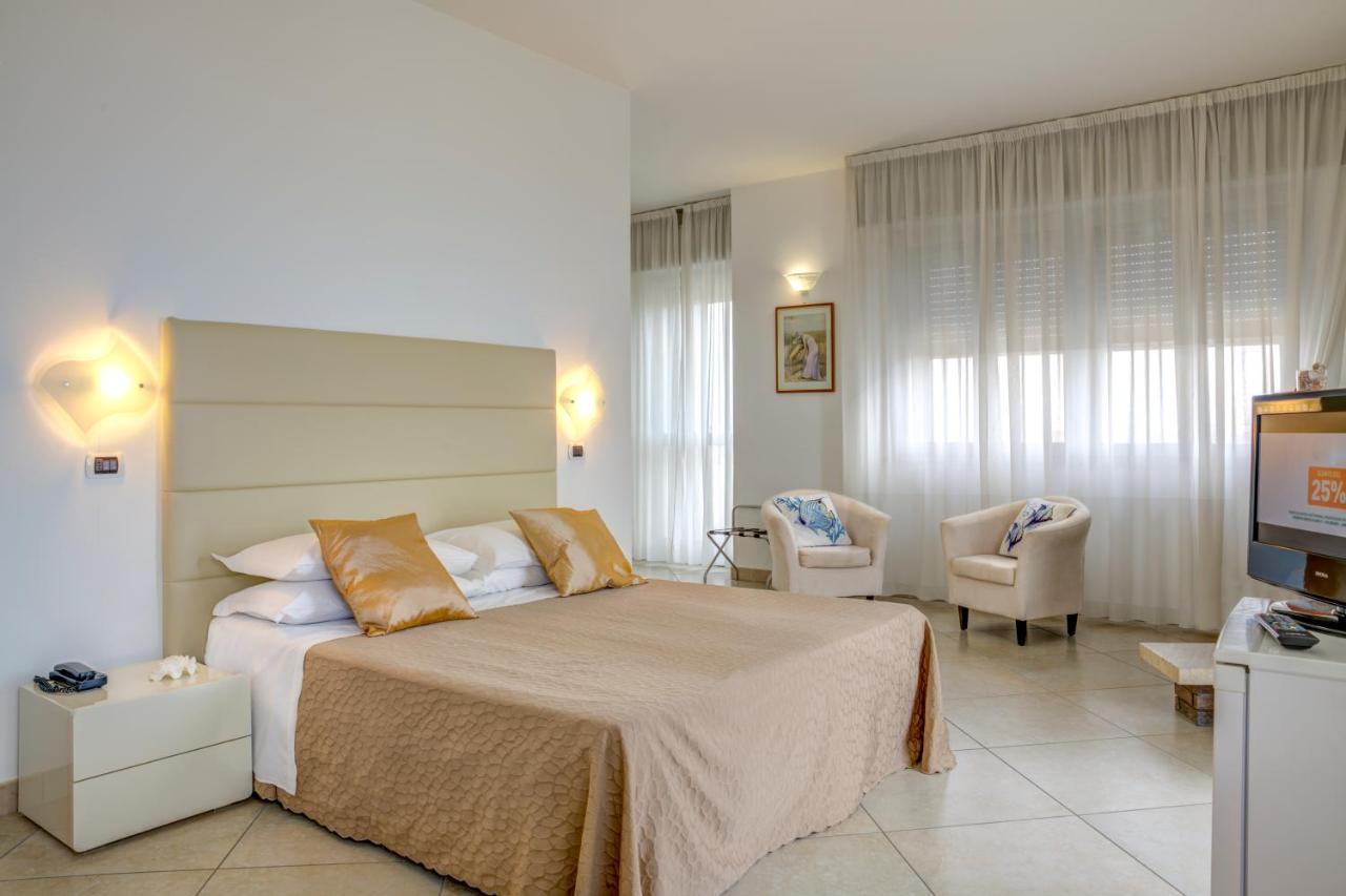 Hotel Carlton Beach Rimini Exterior foto